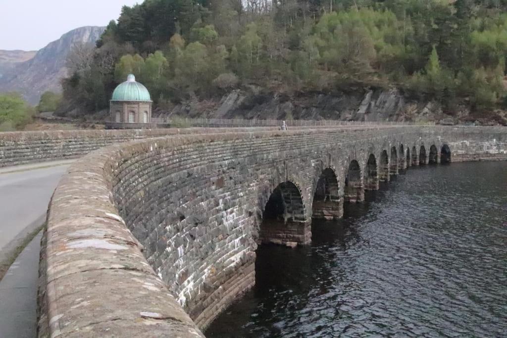 Garn Lodge Ньютаун Екстер'єр фото